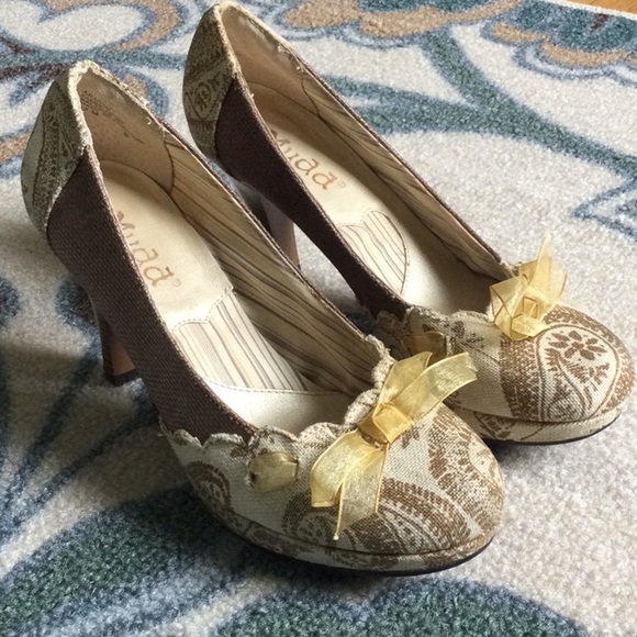 Mudd Adagio Heels Linen Floral Tapestry Wood Heels Sz 6.5 - Picture 2 of 12